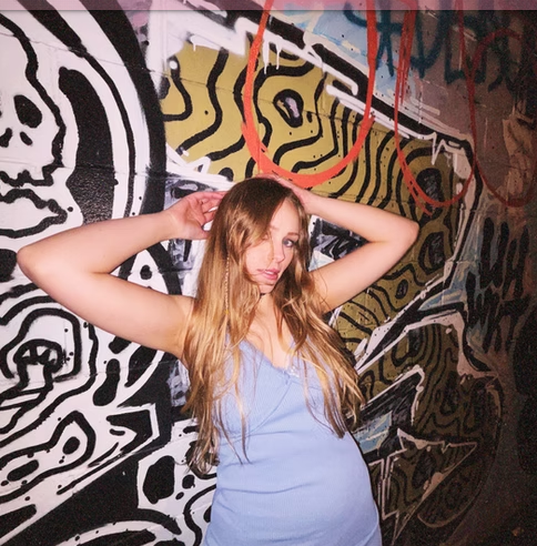 Rachel DeeLynn’s “Dopamine”